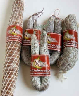 PLEIN DE SAUCISSONS ET SAUCISSES
